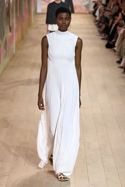 Look 29